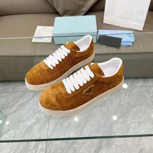 Słynna marka Lane Women Men Sneakers Buty skórzane ziarna nagie czarne trenerzy Człowiek komfortowy