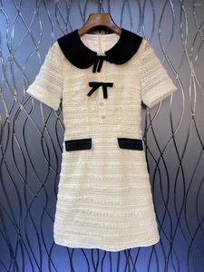 Partykleider weißes sanftes Kleid mit Kragen