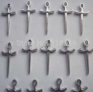 100pcs Vintage Antique Silberschwert Charms Anhänger DIY Juwelry Fit BRAKELETS COMPONENTS Ganze Mode 1020mm N22139480297