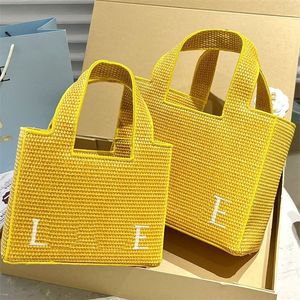 Vävd designer strandväska tygväska rem säck luxe handväska för kvinnors halmväska purecolor resande sommar mångsidiga kvinnliga tillbehör mesh te059 h4