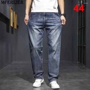 Herr jeans 44 plus size män denim byxor avslappnad mode fast färg manliga stora raka byxor