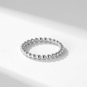 Exklusiver Ring für Paare Nicht-Defrmation Schmuck kleine runde Perlenstapel-Frauen, die mit gemeinsamem Vanly personalisiert sind