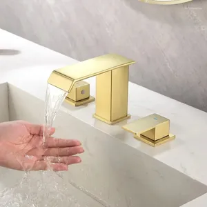 Rubinetti del lavandino del bagno di lusso spazzolato in oro in ottone lavabo del lavabo da 3 fori da 8 pollici a cascata diffusa toccata moderna con scarico verso l'alto