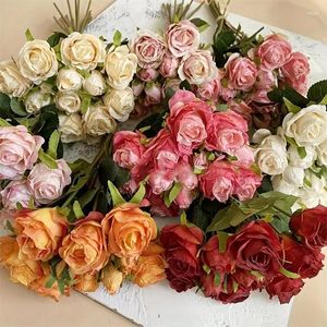 Flores decorativas 13pcs Buquês de casamento com caules Decoração de casa de rosa falsa para plantas de noiva para festa de mesa diy