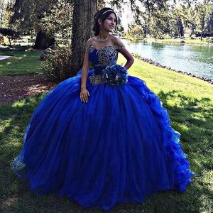 2018 Ny Royal Blue Ball -klänning Quinceanera -klänningar från axeln Ruffles botten Junior Pageant Dress Princess Organza Sweet 16 Dress 241n