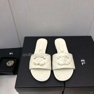 Tasarımcı 7 Renk Chanelslippers Sandals Yeni Loafer Pool Casual Ayakkabı Düz ​​Adam Mule Kadınlar Seksi Sliders Kız Yaz Plajı Lüks Tasarımcı Slayt Erkek Boyutu 35-41 CF