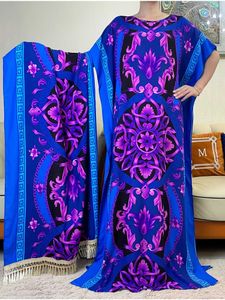 Etniska kläder 2023 Nya afrikanska kvinnor Abayas Cotton Tyg Summer Dresse med stor halsduk för kvinnor kort slve muslimsk mantel traditionell kläder T240510