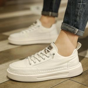 Scarpe casual in pelle uomini bianchi oxfords allacciati su piatti split mocsins sneaker da esterno