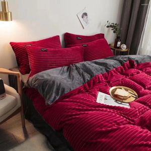 Bedding Sets Autumn And Winter Simple Magic Velvet Four-piece Suit Thick Warm Anti-static Bed Linen Personal Protection