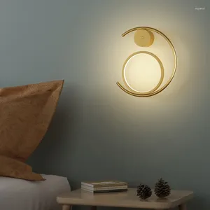 Lampy ścienne nowoczesne metalowe światła sypialnia lampa sconce kropla minimalistyczna atmosfera dekoracje artystyczne