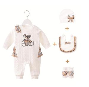 4pcs Sets Neugeborene Baby Girls Plaid Rompershatsbibsshoes Frühling Herbst Langarm Onesies Baumwoll Kleinkind Jumpsuits Säuglingskleidung8018963