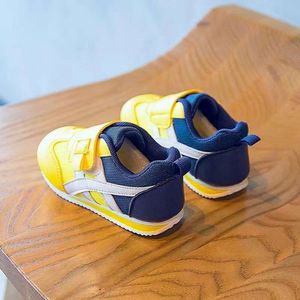 Sneakers Toddler Tennis Shoes Autumn Lightweight Baby Girl Designer barn mjuka botten barn för pojkar bra skor