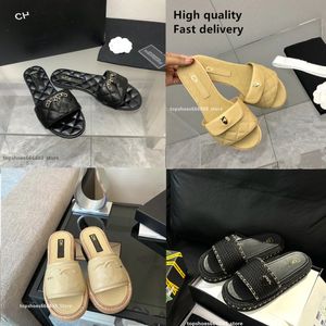 Paris Women Beach Slippers 2024 New Summer Roman Fashion Luxury Designer Flat Sandals Female Latex Soft Sole Shoes cd Flip-flops thong Slide