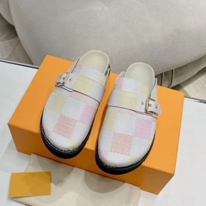 Nuovi designer di pelliccia in pelle scamosciata di sandalo per muli facili da sandalo pantofole accoglienti flurite di flurione da gusto di comfort donne sandali piatti sandw