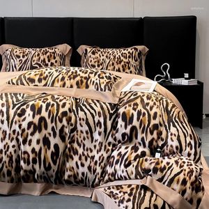 Yatak takımları kahverengi leopar desen seti doğal lyosell kumaş yumuşak ipeksi uyku çıplak deri dostu yorgan yatak sayfası yastık kılıfı