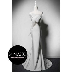 minimalistische weiße trägerlose Sweep -Zug -Kleid Mermaid Party Kleid Abschlusskleider Quinceanera Kleider