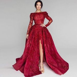 Tony Chaaya 2018 Röda paljetter Promklänningar Långa ärmar Bateau Neck Side Split Formell klänning Evening Wear Sweep Train Illusion Party Dres 2596