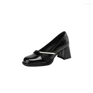 Scarpe eleganti di grandi dimensioni oversize grandi pompe tallone spesse donne perla decorativa perla semplice ed elegante abiti da donna comodi