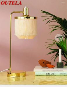 Bordslampor Outela Postmodern Lamp Creative Tassel Shade Romantic Desk Light Led Decoration for Home Bedside