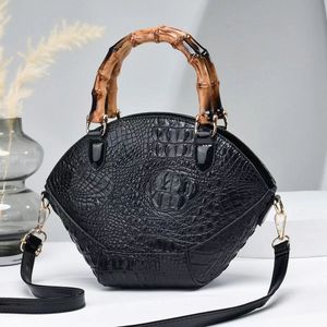 New Crocodile Pantent Leather Women Messenger Bags Crocodile Female Crossbody Shoulder Hand bags For Girls Party Cluth Bag