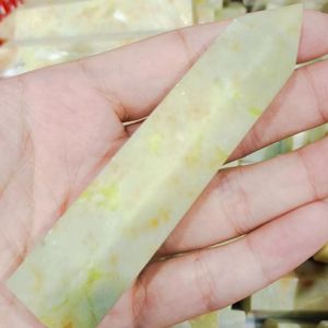 Dekorativa figurer 6-8 cm 1pc naturliga gröna jade kristaller ädelstenpunkt reiki helande chakra kvarts kristall trollstav hem dekoration gåvor