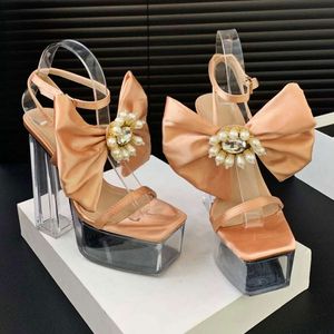 Satynowe łuki przezroczyste sandały Kobiety Pumps Square Głowa sukienka przyjęcia buty ślubne Summer Sexy Crystal Platform