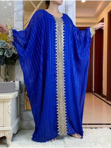 民族服2023アフリカの伝統的なドレスには、ベーススカートスカーフシフォンアンカラカフタンローブレディースイスラム教徒ドバイアバヤウェディングイブニングT240510が含まれています