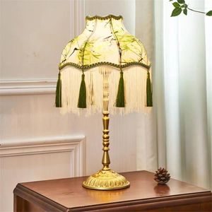 Lampy stołowe francuskie pasterskie zabytkowe tkaniny z frędzlami abażurka sypialnia nocna nauka sztuka dekoracje salonu klasyczne światła