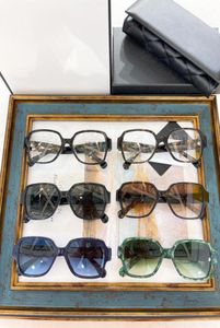 Moda C Ev Güneş Gözlüğü Kadınlar için Avrupa ve Amerikan Bigname Square Glasses Moda Trend Net Kırmızı Küçük Kırmızı Kitap SA2417607