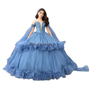 Princess Dusty Blue Quinceanera klänningar Mexikansk kostym Rococo Vampire Masquerade Sixteen Birthday Dress Ruffles Ball Gown Prom Vestido de XV Anos debutante 2024