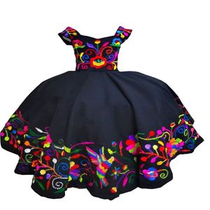 2022 Cute Black Mini Quinceanera Pageant Dresses Vinatge Embroidered Off Shoulder Satin Ball Gown Puffy LIttle Girls Special Occasion G 236E