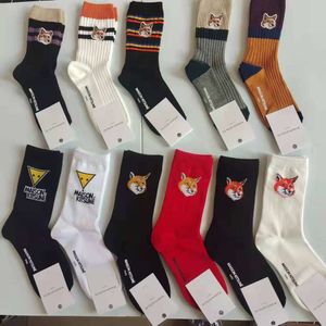 Herrensocken neue französische Maison Kitsune Socken gestickt Fox Doppelnadel Baumwolle Mid Cap Baumwollsocken Wälde Womens Trendy Socken UF9i