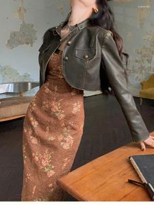 Arbeitskleider Winter elegantes zweiteilige Kleiderset Frauen Leder Jacke Blumengurt Anzug weiblich koreanische Modedesigner 2024