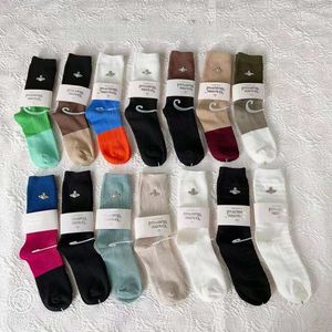 Men's Socks New Western Empress Dowager Solid Color Double Needle Pit Strip Saturn Decorative Womens Socks Handsewn Stacked Socks Yumi