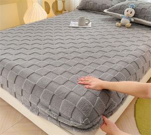 Conjuntos de cama 3pcs Conjunto de tafetá tecido de veludo lençol de veludo coral de coral inverno espessado com cobertura de cama de colchão de proteção contra lençóis de cobertura