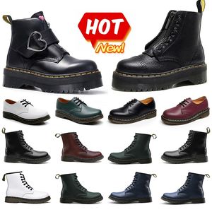 AAA QUALIT DR MARTENNES BOOTS BOOTS مصمم أحذية شتاء النساء الأسود الفاخرة الجلدية الزنزانة الكلاسيكية الرجال المتسكعون المدربين الأعلى أعلى أحذية رياضية