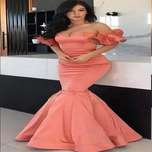 Elegant 2020 New Coral Satin Arabic Mermaid Prom Dresses Long Off-Shoulder Formal Evening Gowns Dubai Pageant Party Dress Plus Size 239v