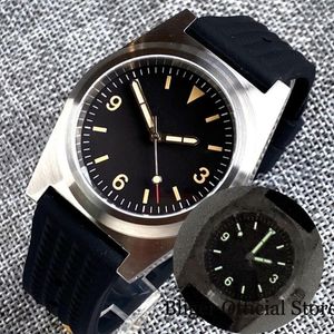 Wristwatches Yellow Index Vintage 38MM Diver 200M Waterproof NH35A PT5000 Men Watch Wristwatch Green Lume Arched Sapphire Glass 240n