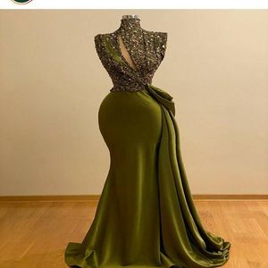 Hunter Green Crystal Pärled sjöjungfru aftonklänningar Hög nacke veck Golvlängd Satin Formell klänning Prom Dress Party Glown Custom Made 254s