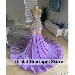 Długa liliowa fioletowa sukienka na studniówkę dla czarnych dziewcząt 2024 Kryształowe kryształowe krysztarne pióra specjalna suknia wieczorowa urodzinowa