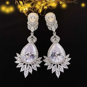 Fashion Women Designer Orecchini per le orecchie del marchio 18K designer argenteo geometria GEOMETRIO Crystal Earring Wedding Party Jewerlry Classic Style