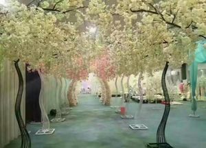 26m höjd vit konstgjorda körsbärsblomsträd väg bly simulering körsbärsblomma med järnbågram för bröllopsfest props5316599