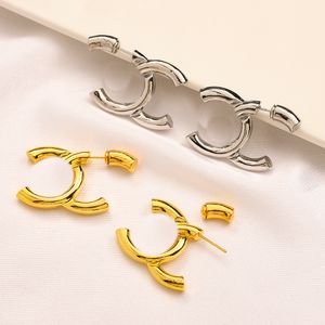 E orecchini per borchie di marca di design semplice per le lettere di lusso da donna di lusso oro placcato 925 orecchini in acciaio inossidabile inossidabile mai dissolvenza per ragazze di compleanno per festa di compleanno Accessori