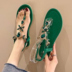 Flip Flop di cristallo per donne Sinestone Sandali romani a punta femmina Diamanti brillanti Scarpe casual in spiaggia piatta da donna