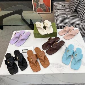 Designer -Obgs -Siebs der Damen -Doppel -T -Tanga -Sandalen Chevron Tanga Sandale Flip Flop Slipper Doppelbuchstaben Muster Streifen Gummis Schnalle Grün rote Sommer Beachschuhe 5.9 01