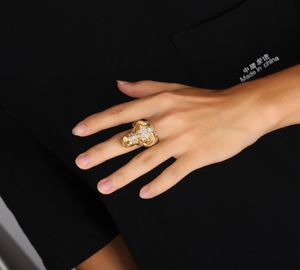 Креативная из нержавеющая сталь кольцо быка для мужчин хип -хоп белый атмосферт кольца геометрическое золото, покрытые панк -ювелирными аксессуарами, whol6090041