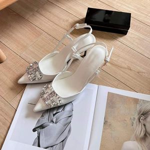 Mode kvinnliga sandaler cagole 60- 80 mm pumpar Italien populära spetsiga tå silver knapp vit patent läder ankel remmar designer bröllop fest sandal hög klackar eu 34-42