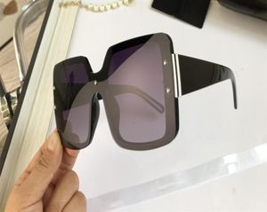 Gli occhiali da sole designer di lusso per le donne in stile estivo in stile estate cornice di alta qualità per protezione UV sono con custodia perfetta ha 6701760