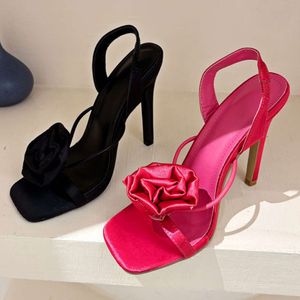 Сатиновые цветочные каблуки дизайнерские модные туфли для вечеринки квадратные носки цветочные сандалии высокого каблука женщины