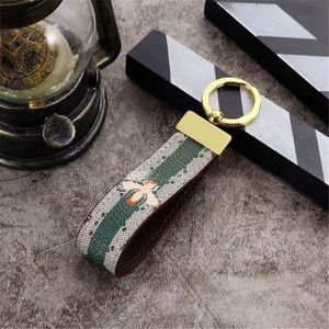 Mens Fashion KeyChain Designer Handgjorda läderälskare Key Chains Letter Women Car Keychains Womens Luxury Hanging Rope 18 Styles 230J